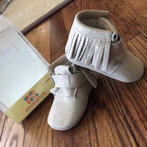 Baby girl gold suede fringed moccasins